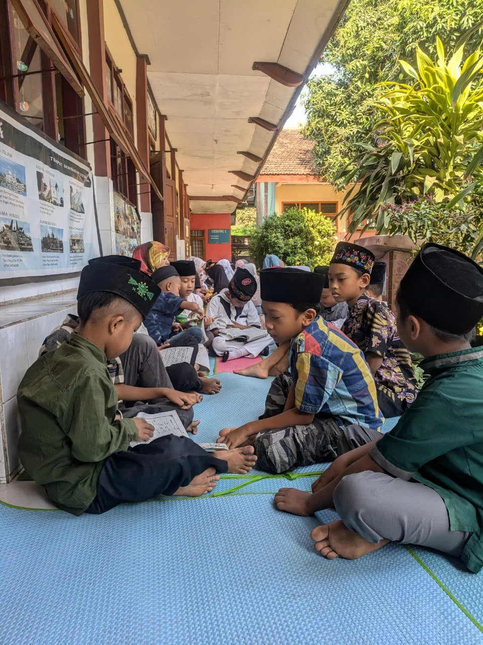 SD Negeri 1 Banyuglugur Peringati Hari Santri dengan Upacara dan Khataman Al-Qur’an Bersama